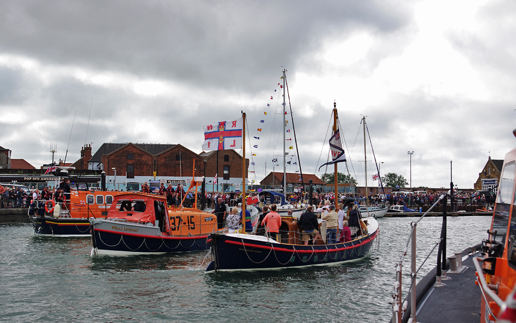 150th anniversary sail past in the quay