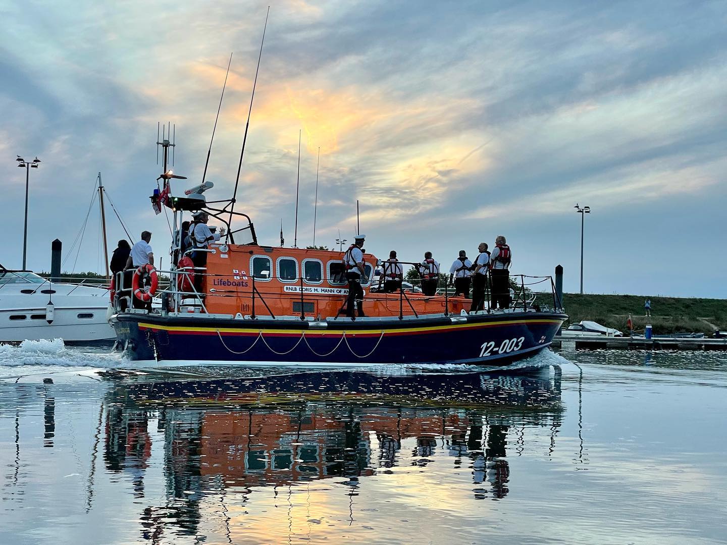 'Doris M Mann of Ampthill' leaving the quay after the service