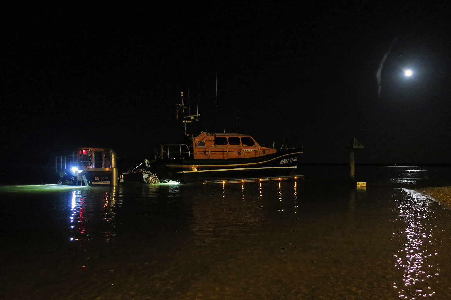 The SLRS wades through the tide taking 13-46 round to the ALB ramp