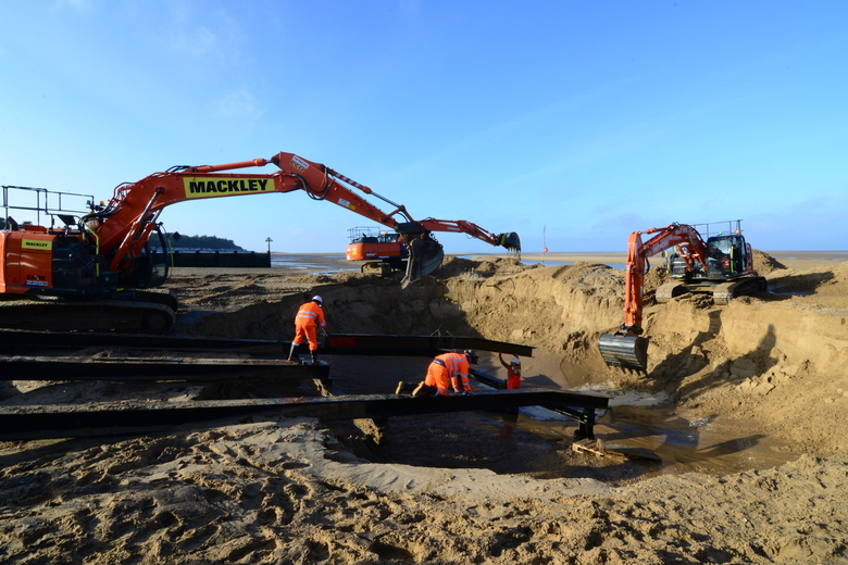 Last pieces of steelwork going in