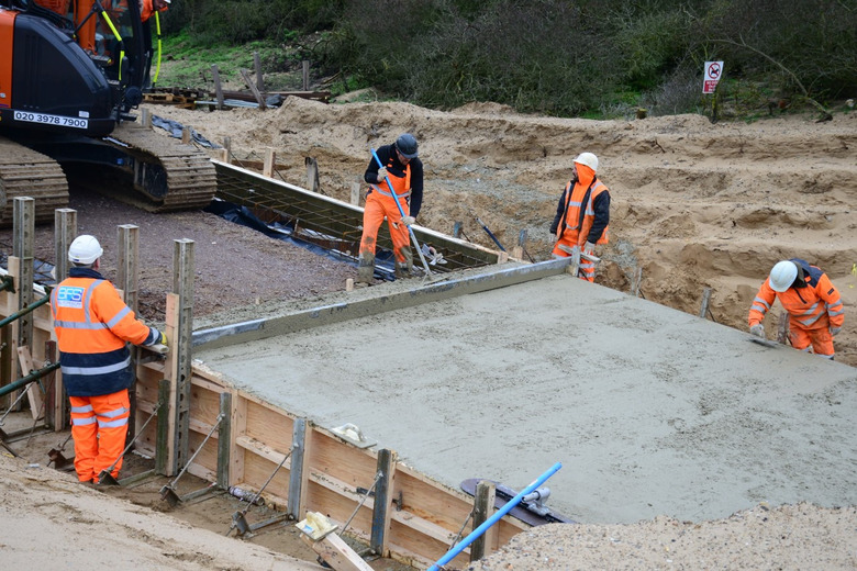 Concreting the lower section of the ILB ramp