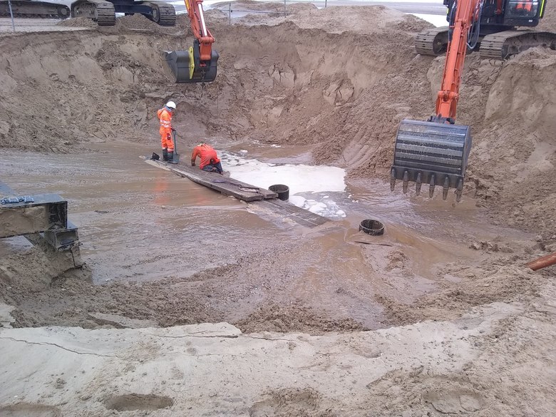Digging out the base of the ALB ramp to install the final bay of steelwork