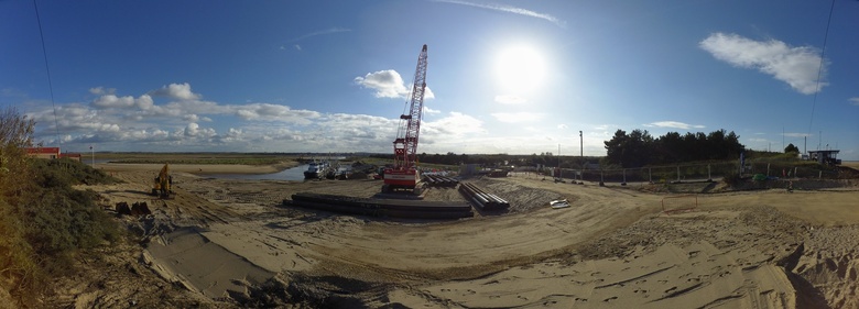 Main site, with steel piles ready for the ramp