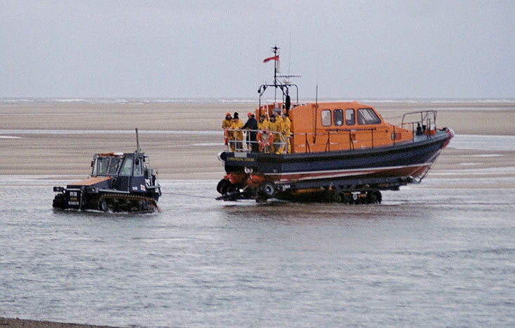 Talus tractor detached when the carriage was briefly stuck while returning from Bob Hall sands