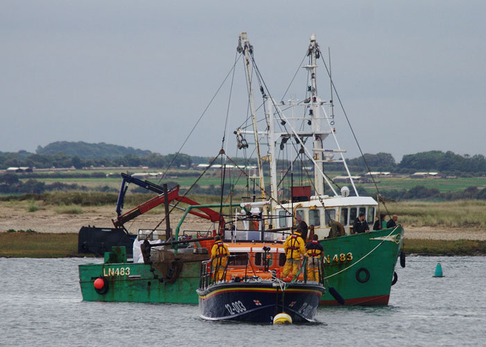 Disabled fishing vessel Audrina is manoeuvred onto a mooring buoy, 7/10/15