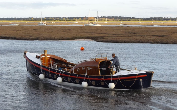 Single screw Liverpool class Lucy Lavers back on the water after 20 years, 4 May 2015