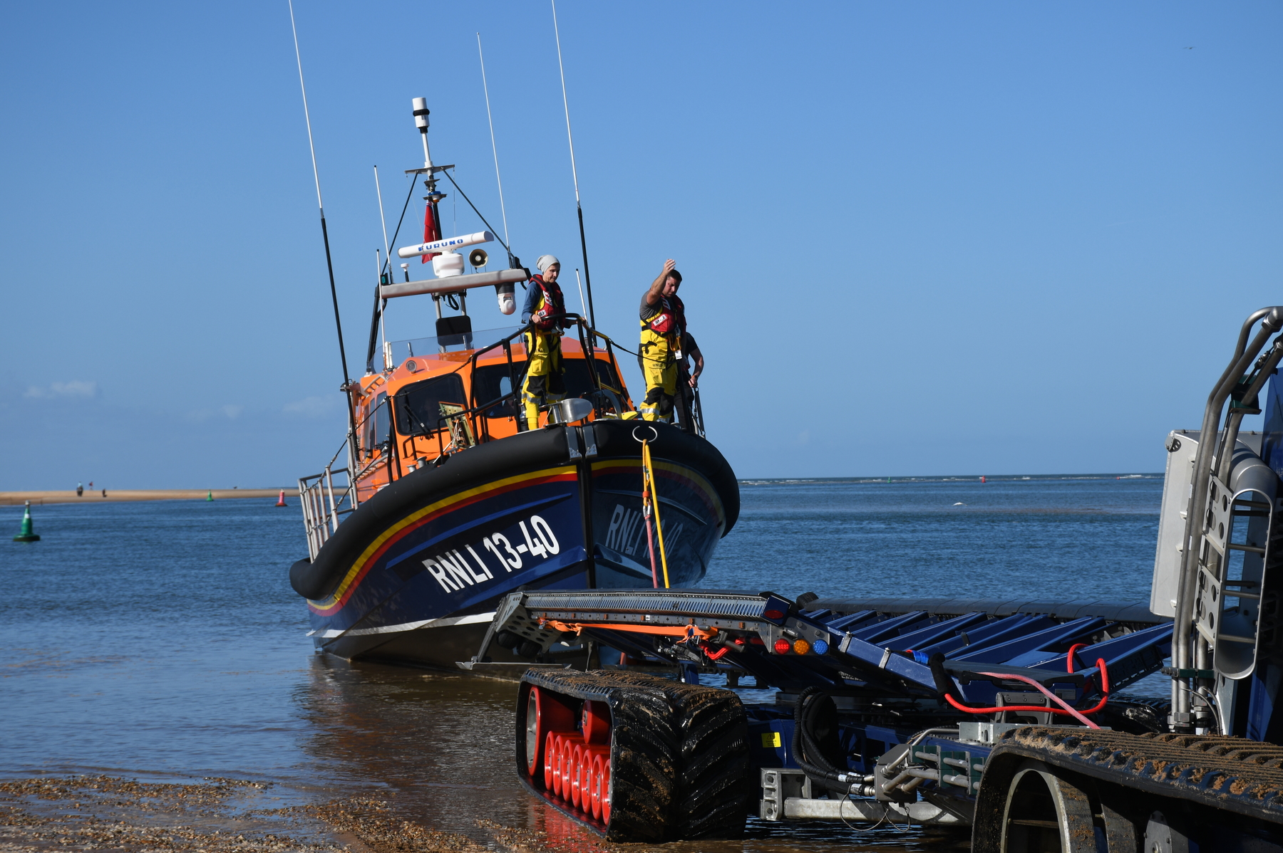 Guiding the SLRS in to connect the winch rope